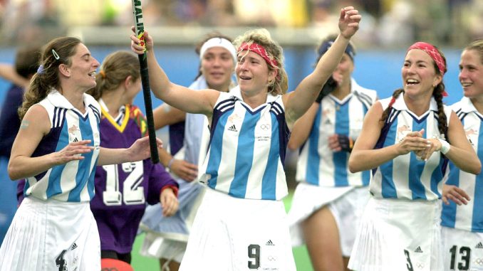 Argentinian players (L to R) Paz Ferrari (4) Paola